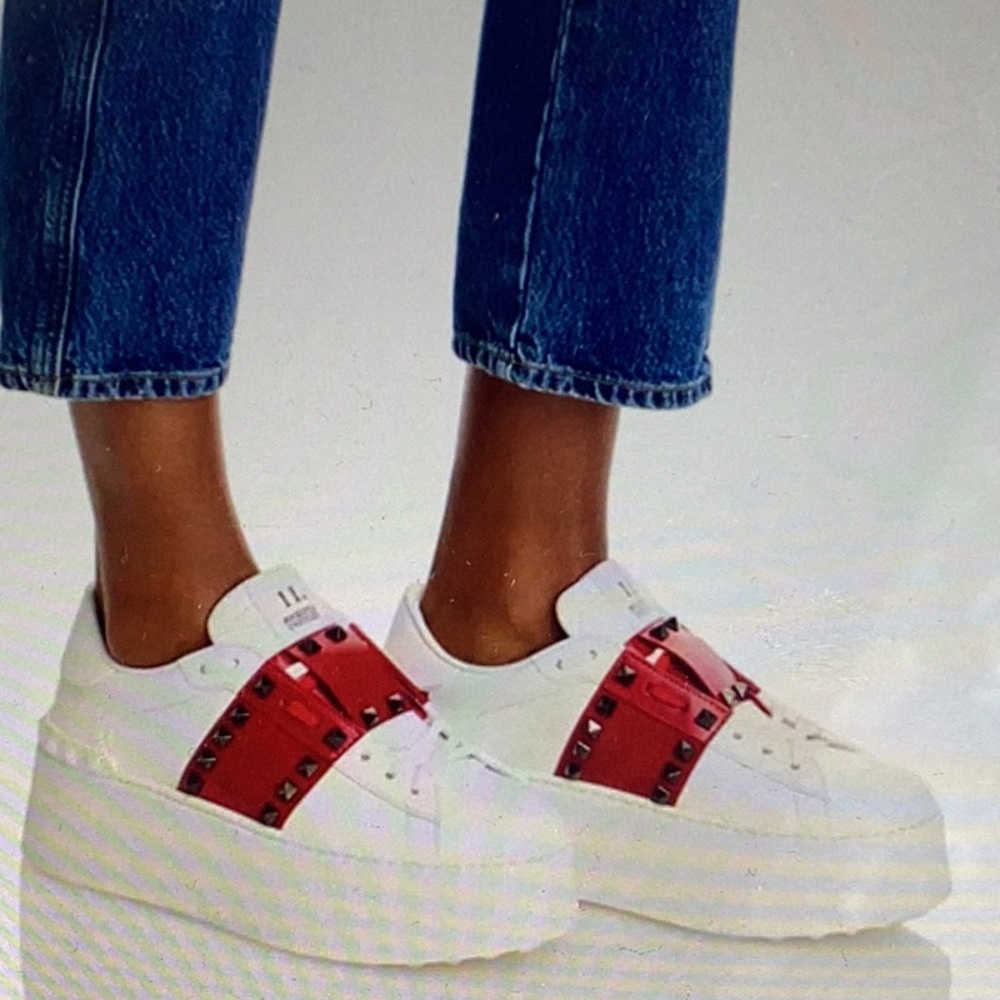 Valentino Garavani
Women's Rockstud Platform Sneakers - ExclusiveWhite Size 38.5 - Picture 6 of 8